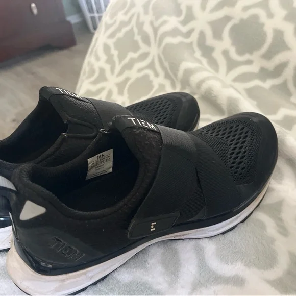 TIEM Slip-On Athletic Shoes with Mesh Fabric for 2 bolt clips cycling - Picture 2 of 6